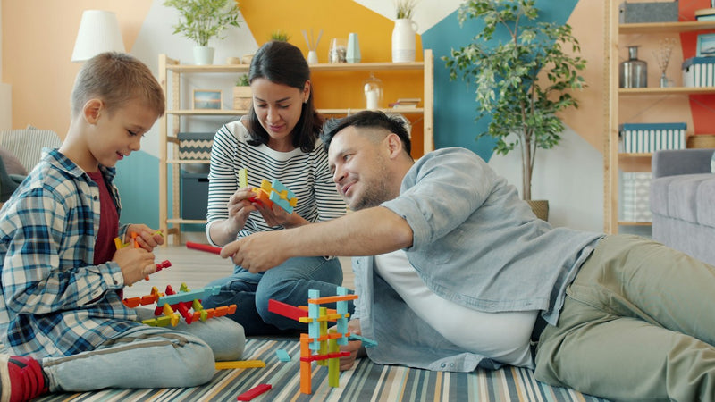 kleo-blocks | Family building with toy blocks